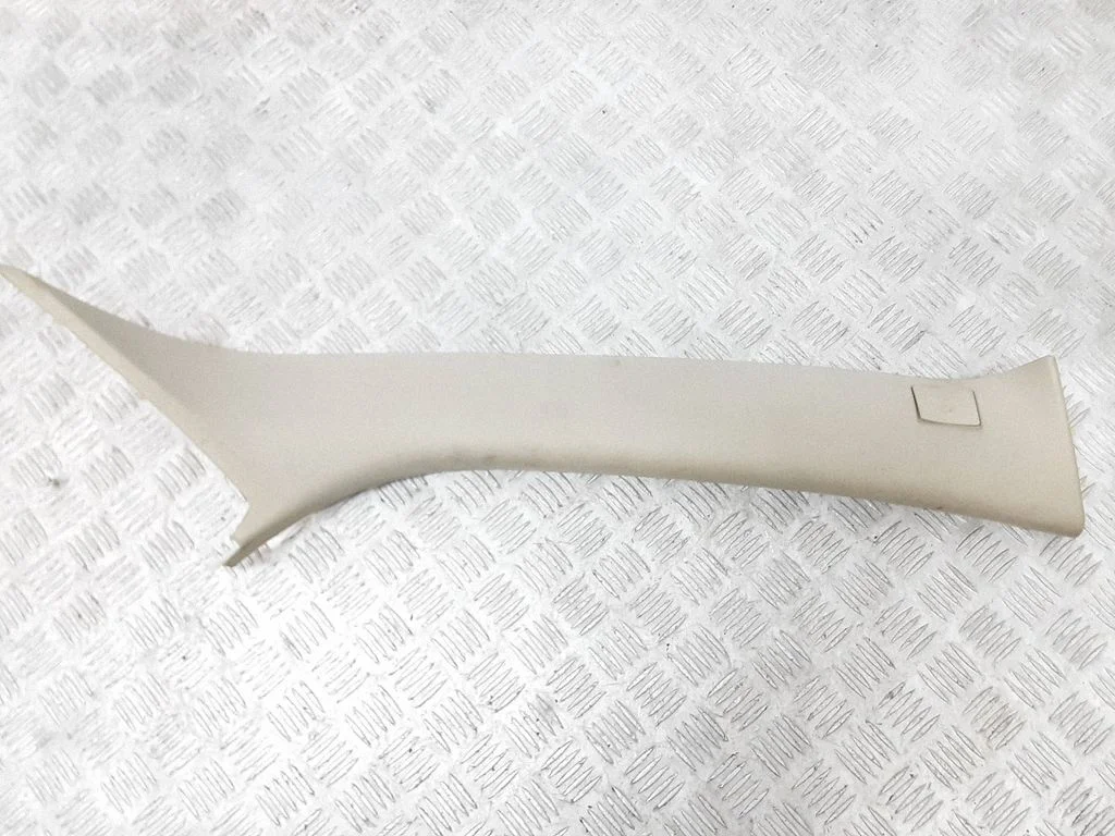 (A) piilari kate – Volvo V70 (2005-2008)