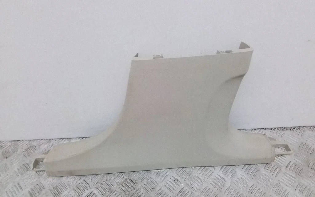(B) pillar trim (bottom) 31377627