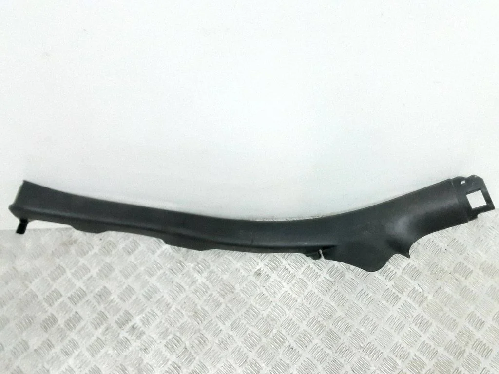 Aizmugurējā sliekšņa apdare (iekšējā) 4G8867767A