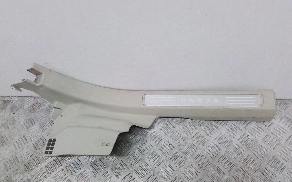 Rear sill trim cover 39841676