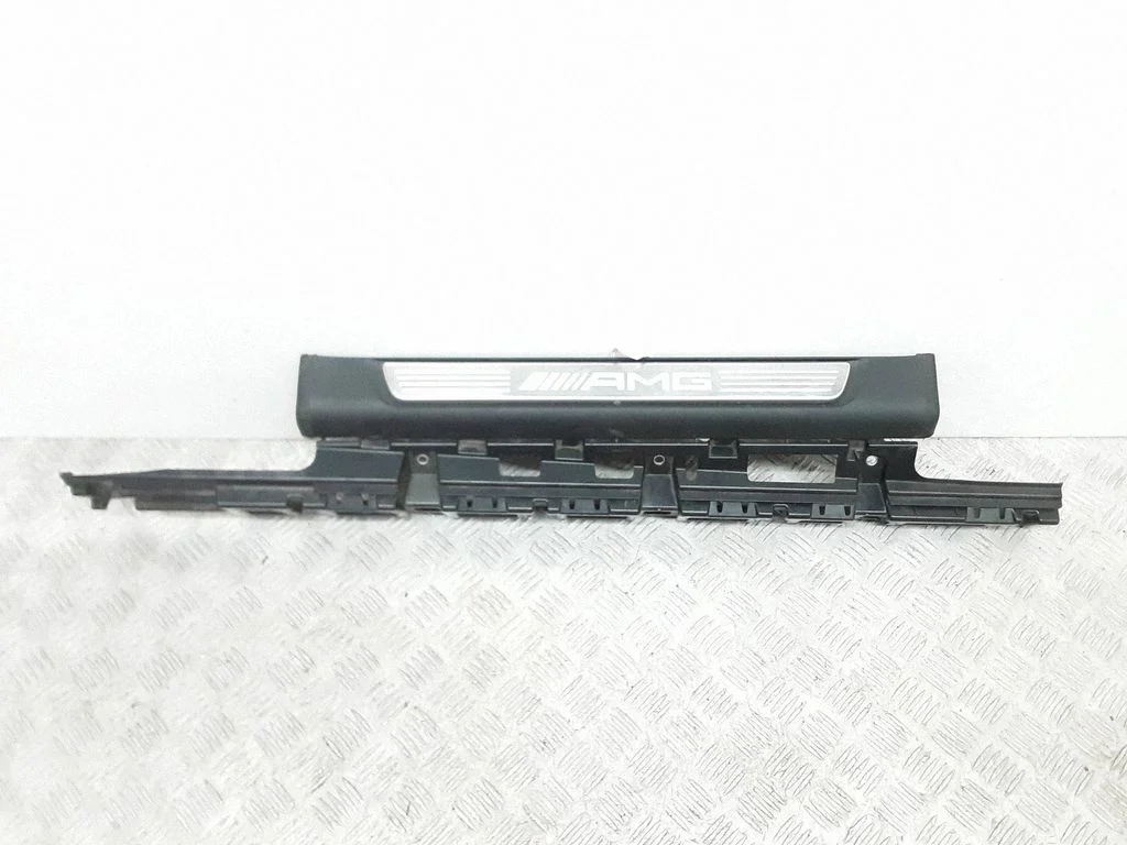 Front sill trim cover A2326804000