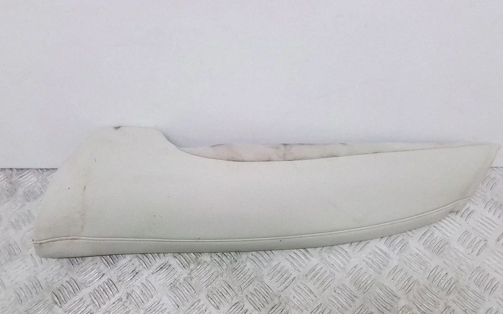 Rear seat side top trim – Volvo S90, V90 (2016-)