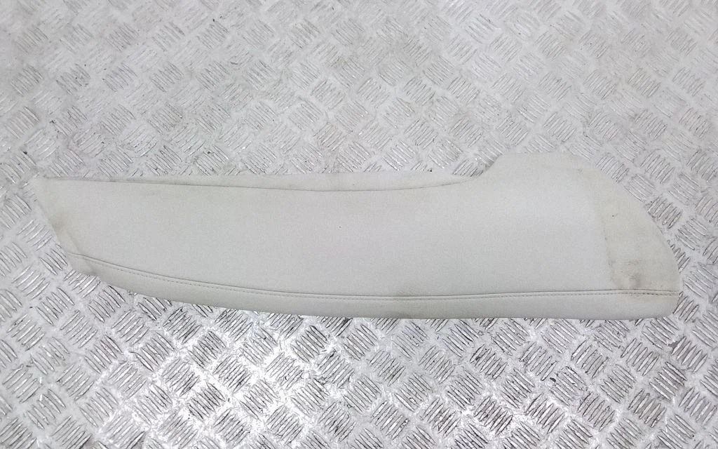 Rear seat side top trim – Volvo S90, V90 (2016-)