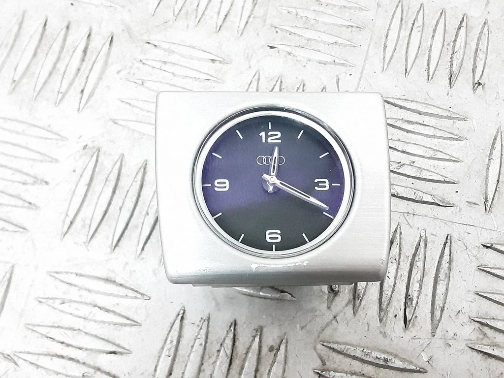 Clock 4H0919204H