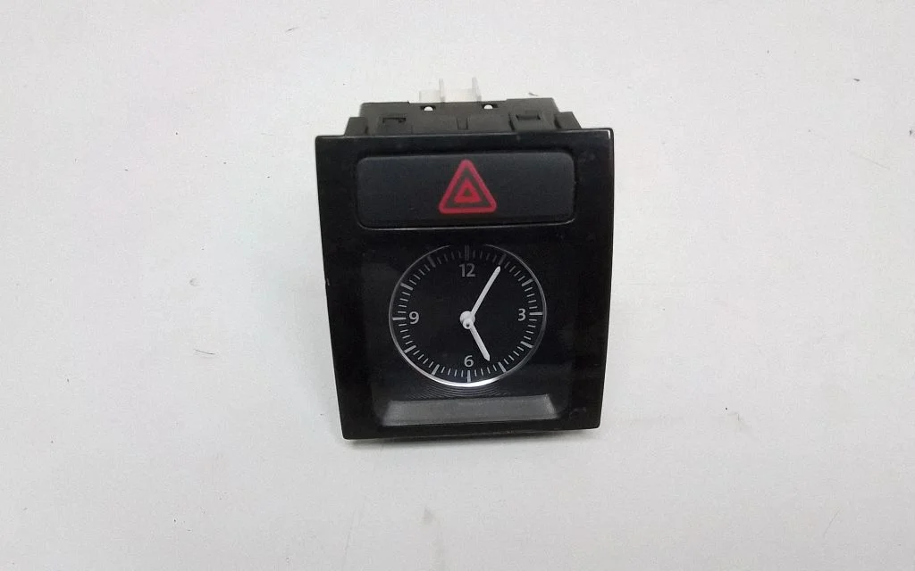 Clock – Volkswagen Passat CC (2008-2016)