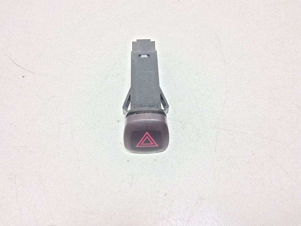 Hazard light switch – Volvo XC90 (2003-2006)