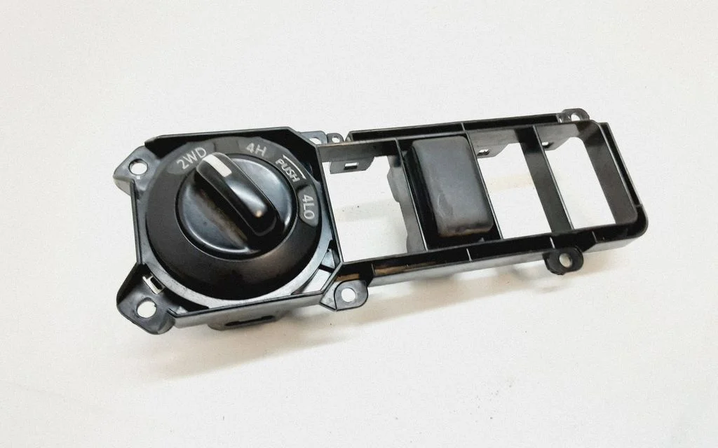Diferentsiaali lukustuse lüliti – Nissan Navara D40 (2004-2015)