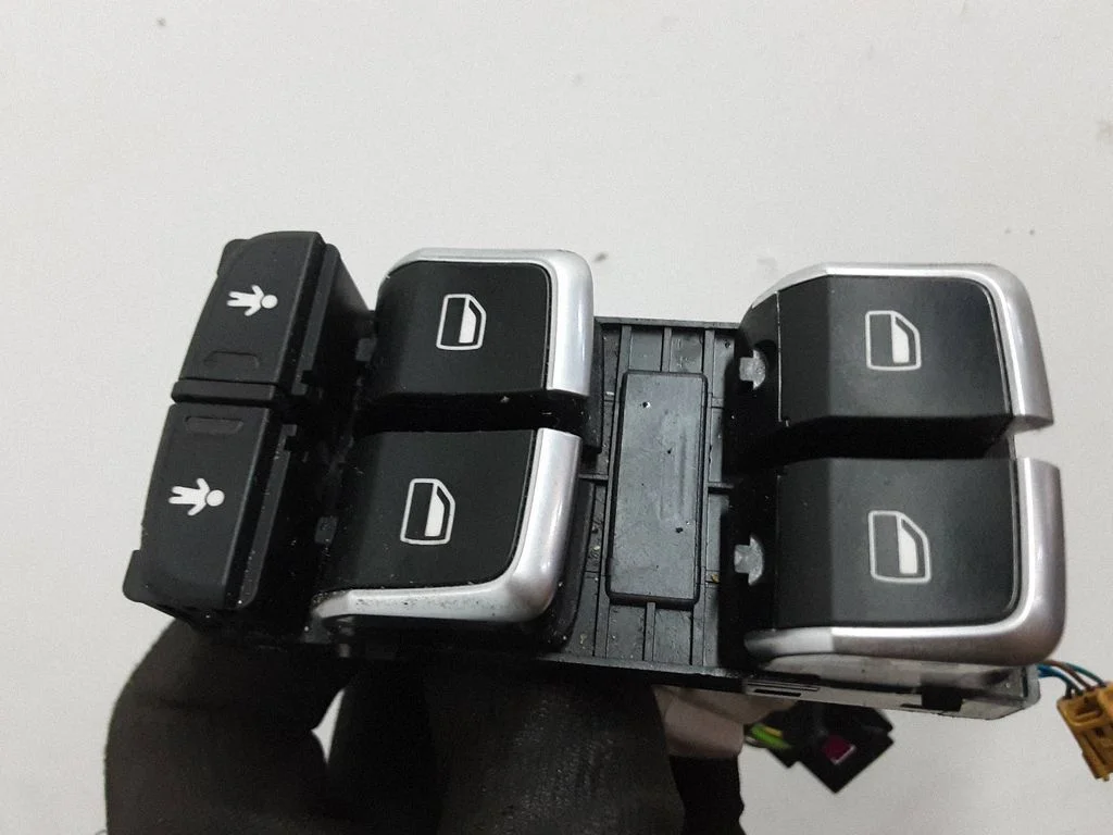Electric window control switch – Audi A8 S8 D4 4H (2010-2016)