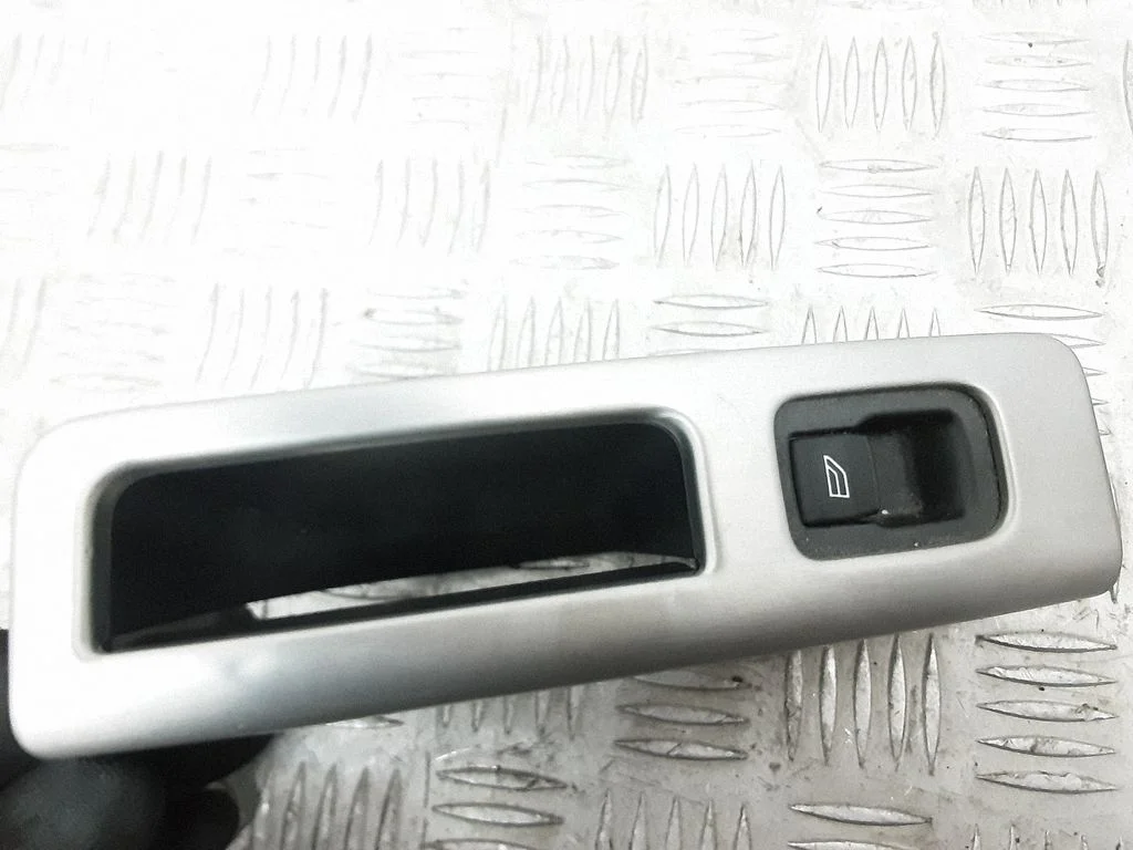 Elektriaknate lüliti 30774163