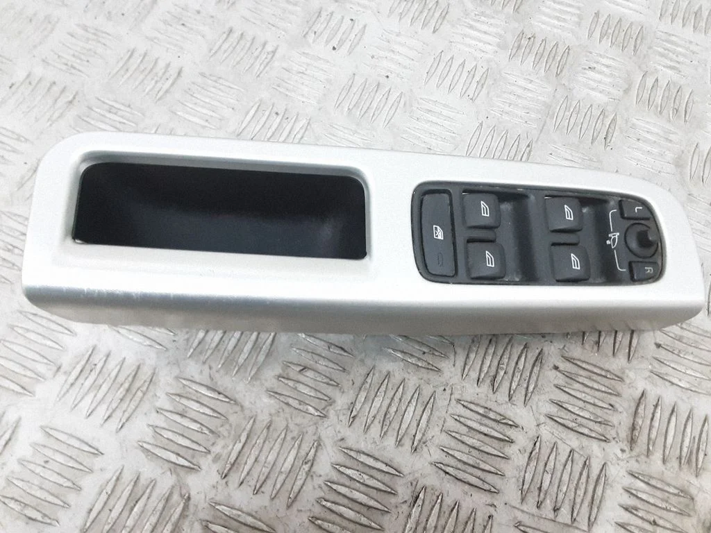 Elektriaknate lüliti 31334350