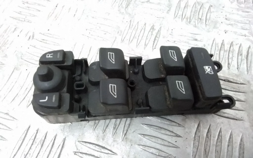 Elektriaknate lüliti 30773382