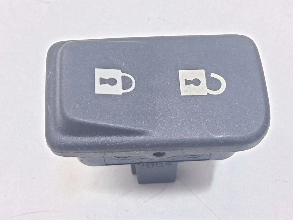 Central locking switch button – Volvo V50 (2004-2007)