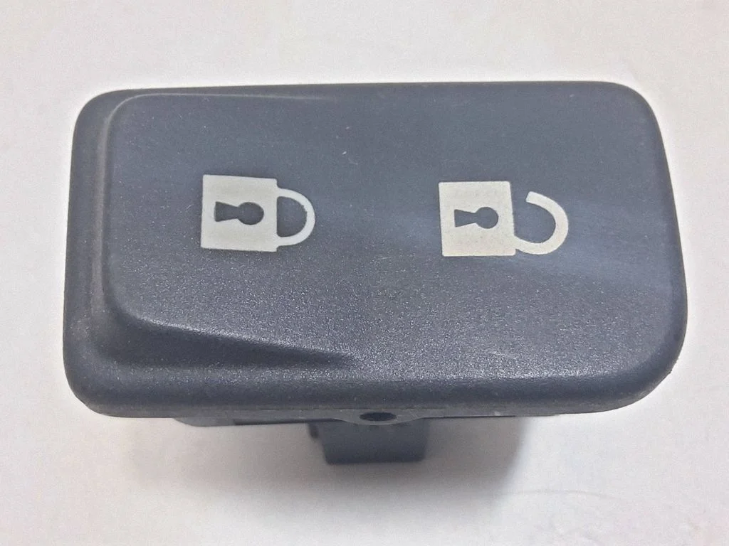 Central locking switch button – Volvo V50 (2004-2007)
