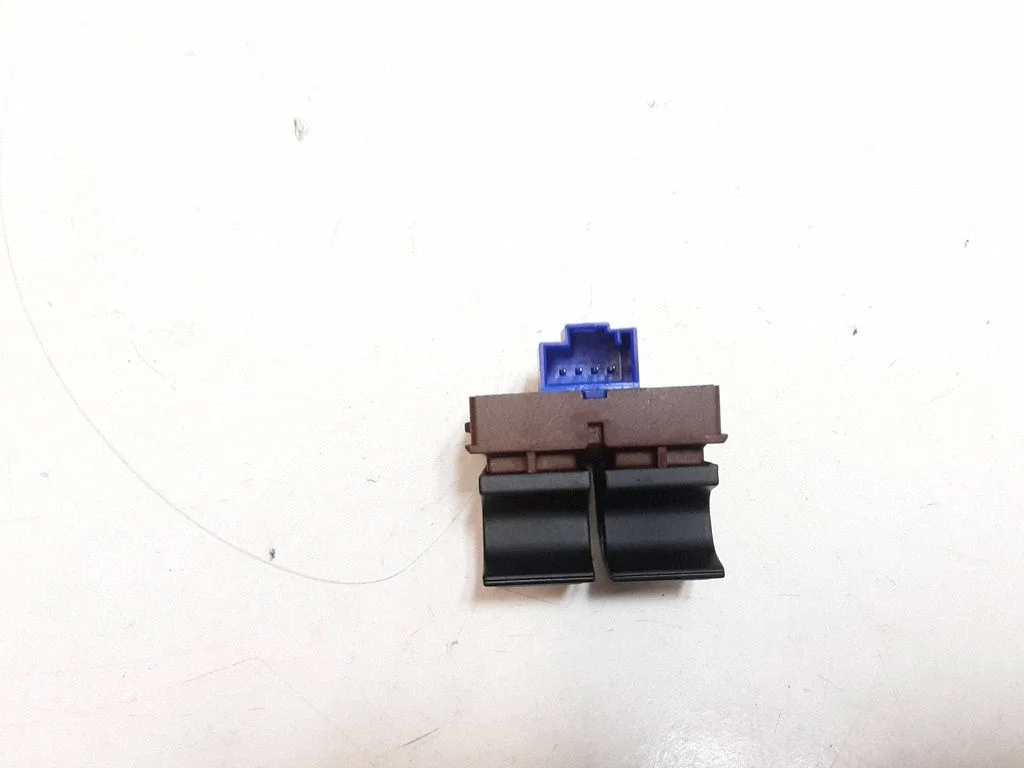 Fuel tank opening switch – Volkswagen Passat CC (2008-2016)
