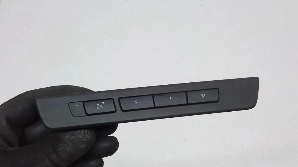 Seat memory switch – BMW 7 Series F01 F02 F03 F04 (2008-2016)
