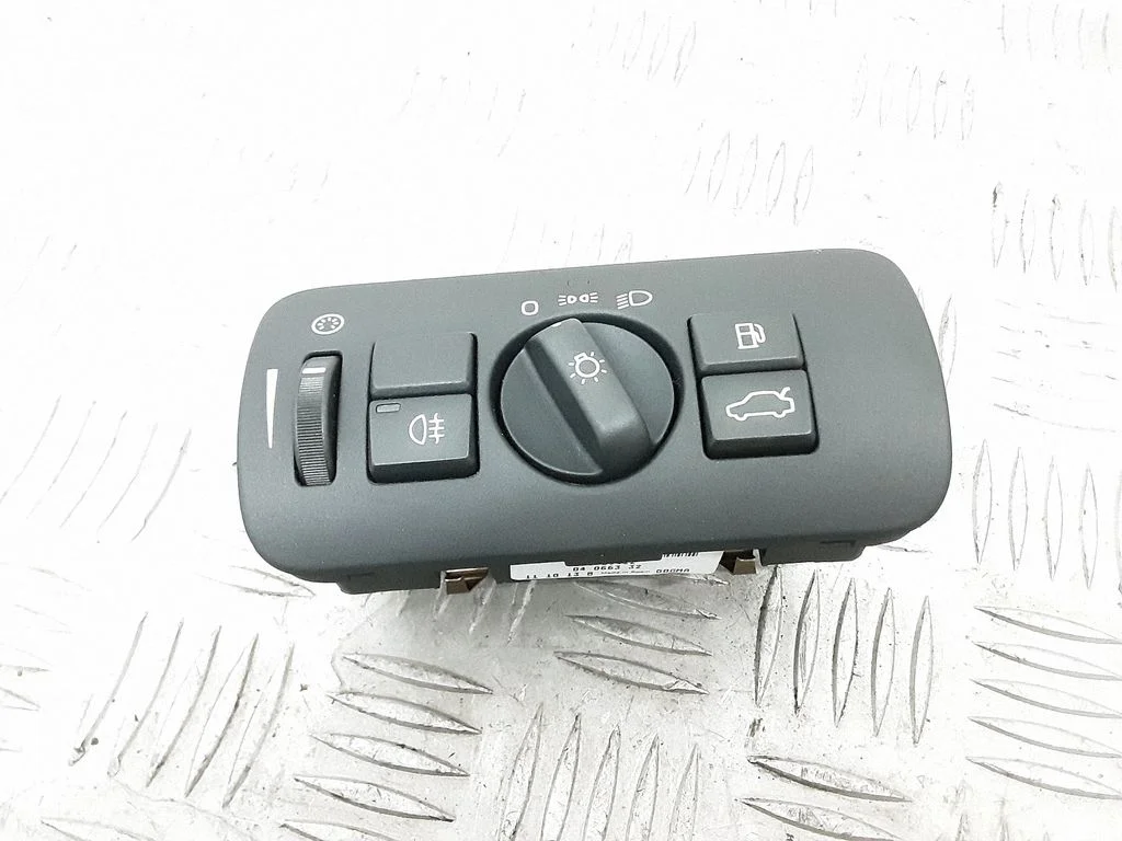 Light switch 30739412