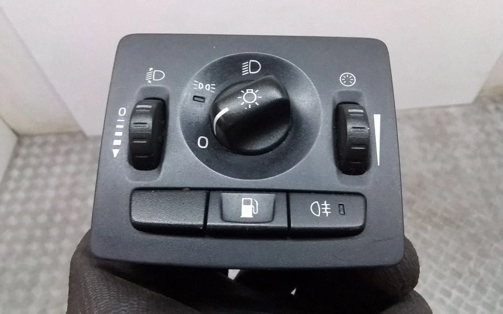 Light switch 30739298
