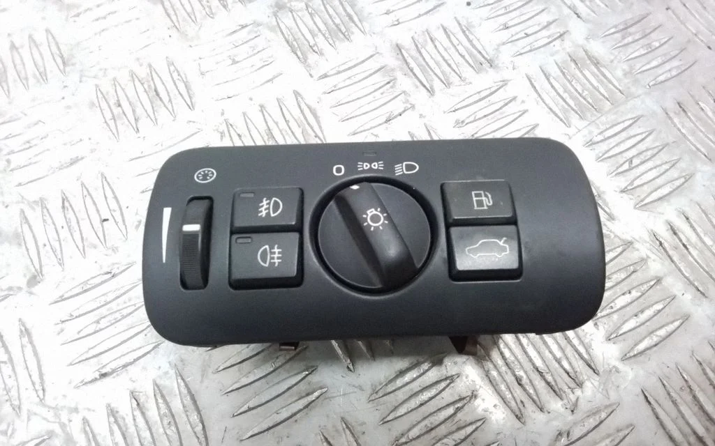 Light switch 30739414
