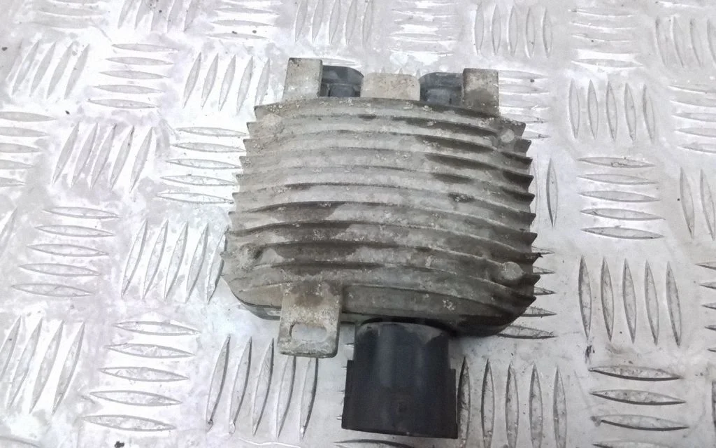Coolant fan relay – Volvo V70 (2005-2008)