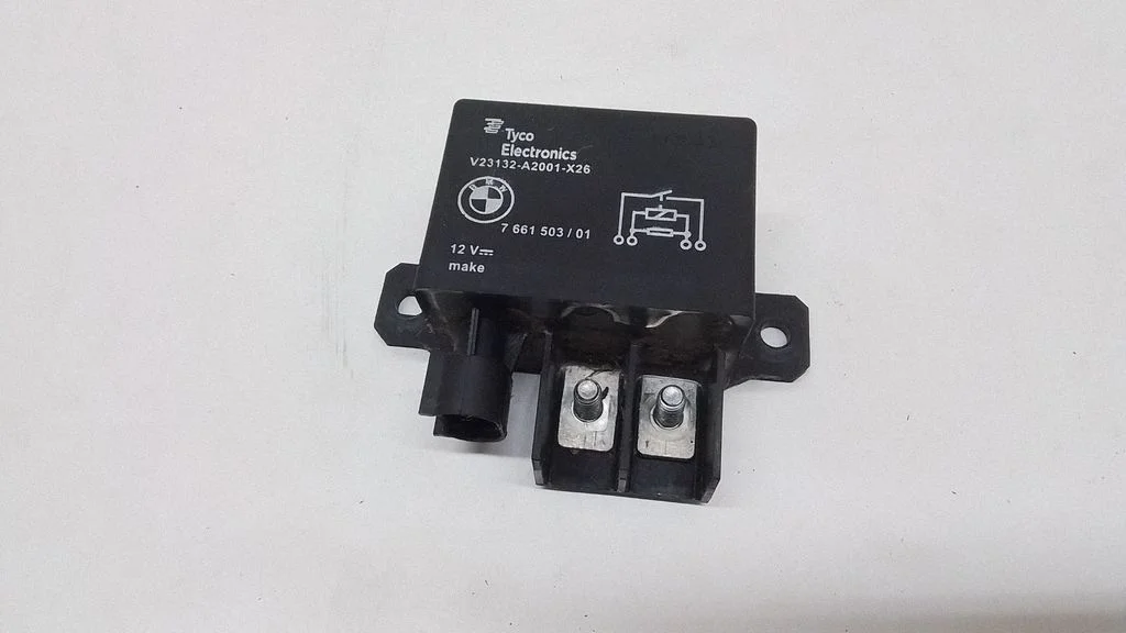 Coolant fan relay – BMW 7 Series F01 F02 F03 F04 (2008-2016)