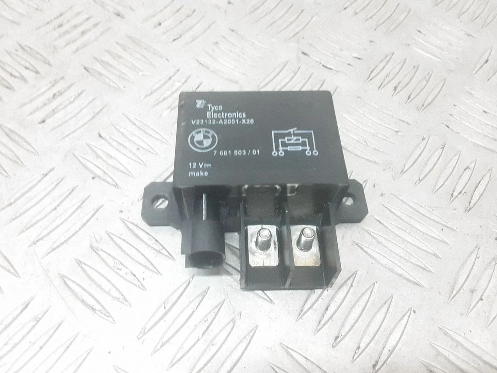Coolant fan relay – BMW 7 Series F01 F02 F03 F04 (2008-2016)