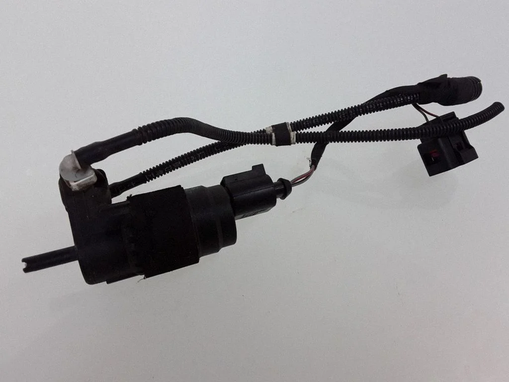 Klaasipesu relee 8K9955647 – Audi Q5 SQ5 8R (2008-2017)
