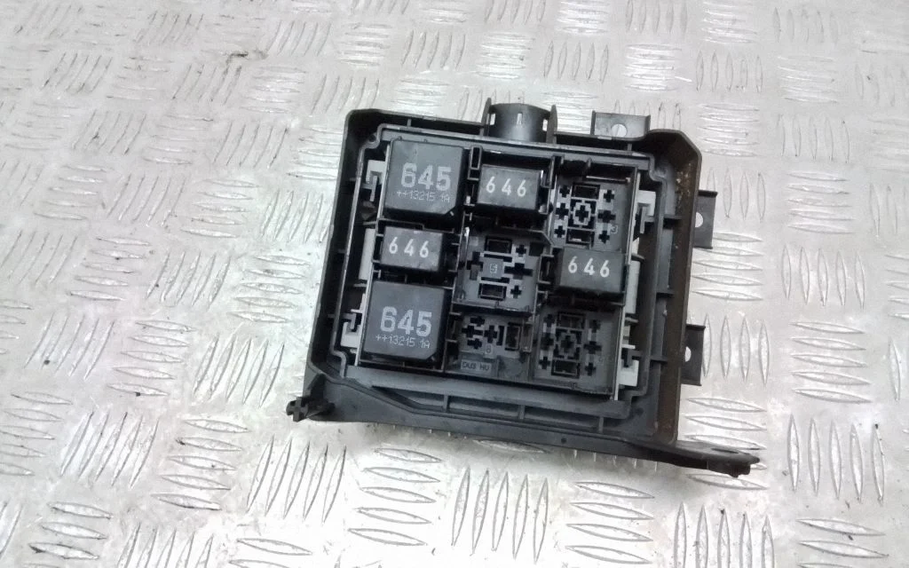 Releede paigaldusplokk – Porsche Cayenne (92A) (2010-2017)