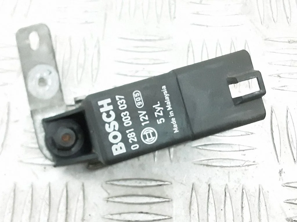 Eelsüüteküünalde relee 8692859