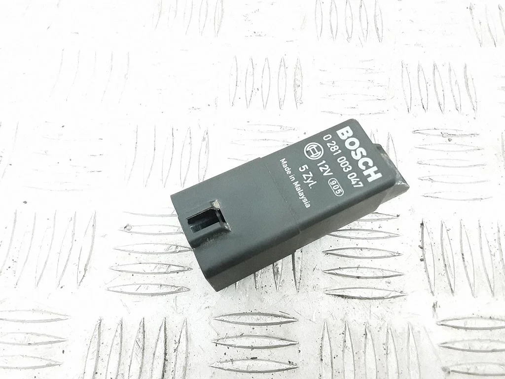 Glow plug pre-heat relay 30785663