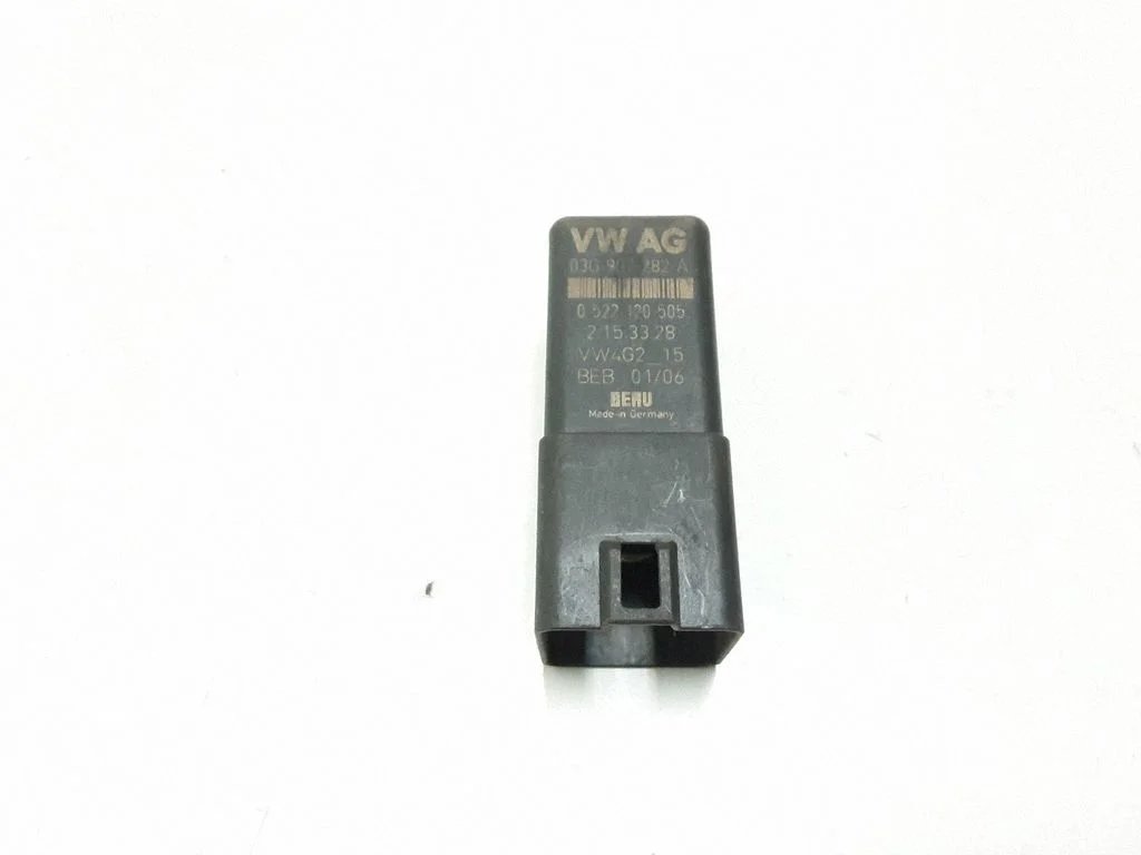 Eelsüüteküünalde relee 03G907282A