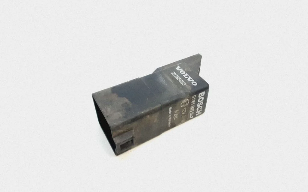 Glow plug pre-heat relay 30785663