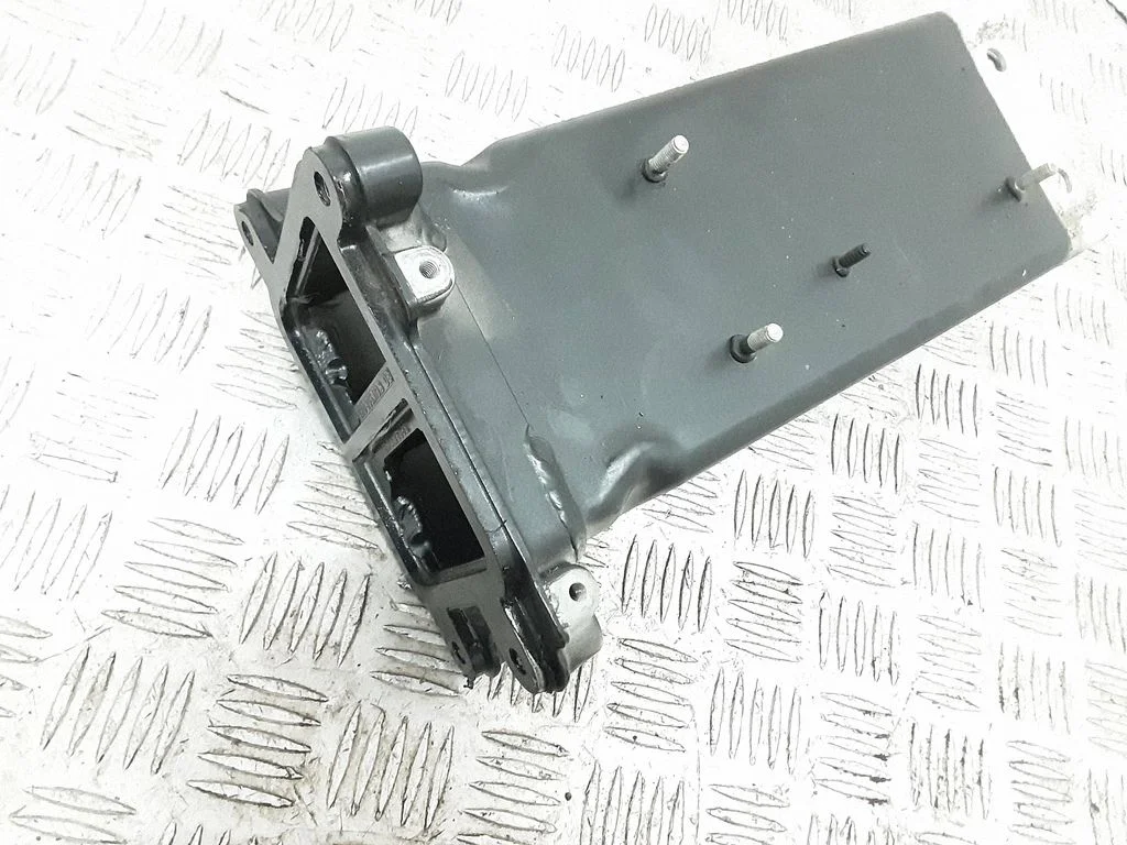 Esimene pikitala – Audi A8 S8 D4 4H (2010-2016)