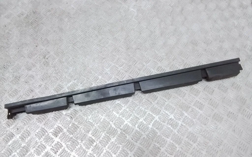 Sill supporting ledge – Volvo S90, V90 (2016-)