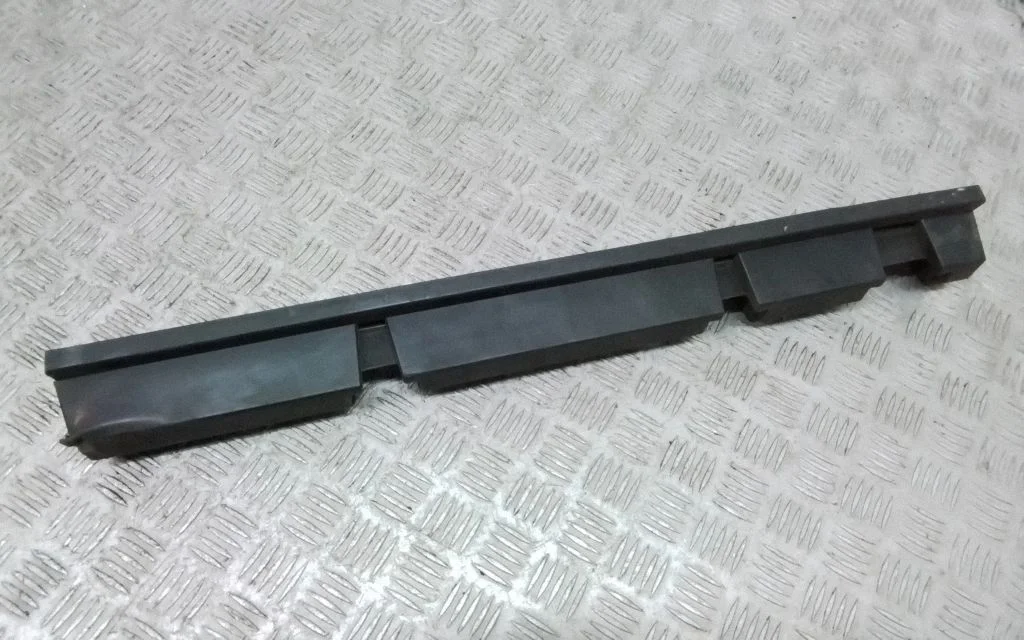 Sill supporting ledge – Volvo S90, V90 (2016-)