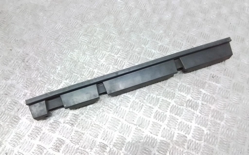 Sill supporting ledge – Volvo S90, V90 (2016-)