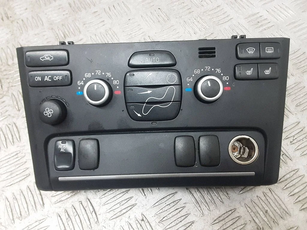 Kliimaseadme/kütte juhtplokk (salongis) – Volvo XC90 (2007-2014)