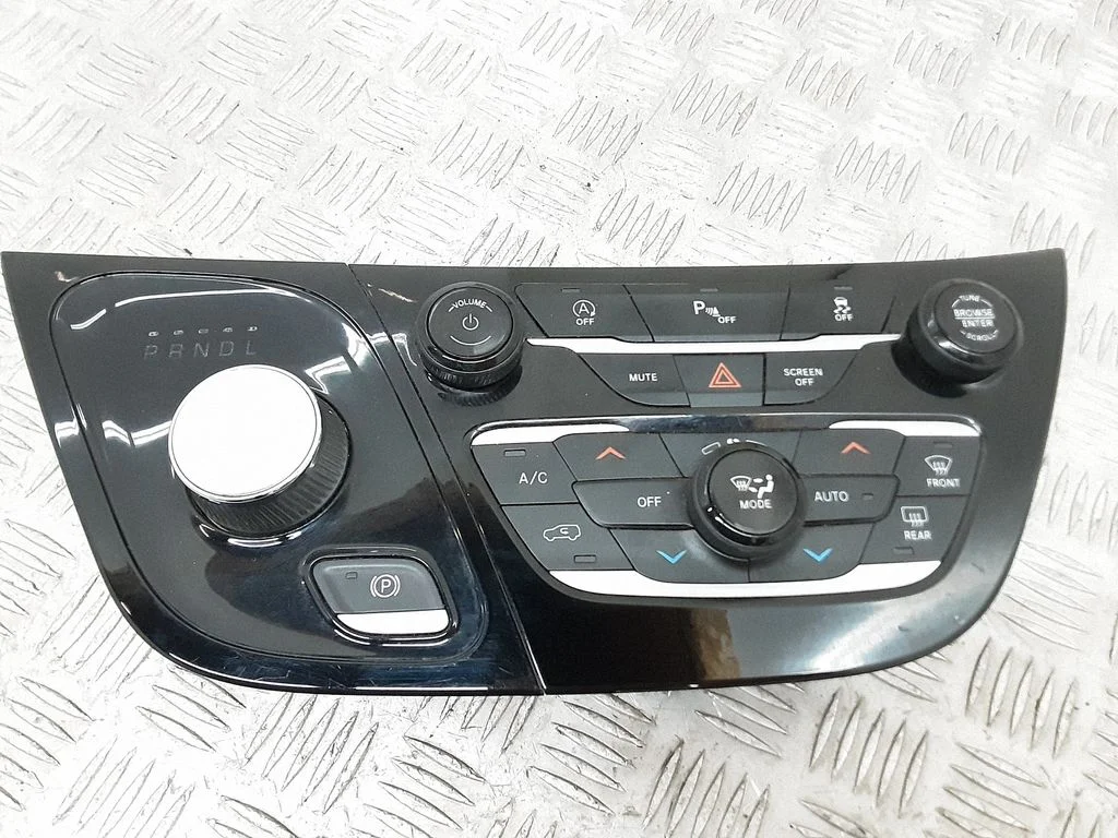 Climate control unit – Chrysler Pacifica (2017-)