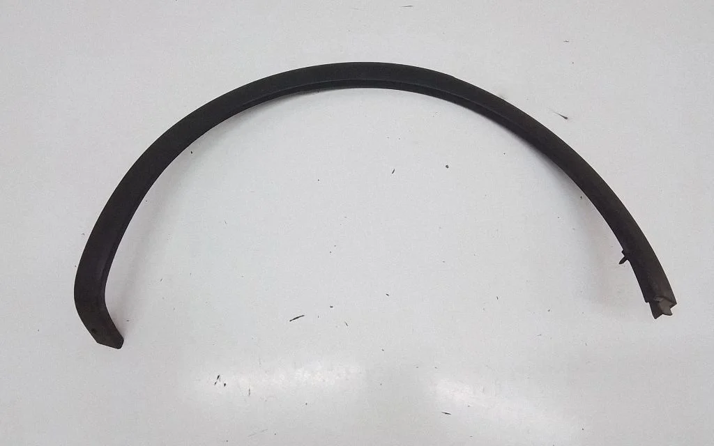 Rear arch trim 7P5853828D