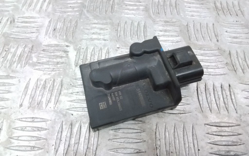 Degvielas sūkņa vadības bloks 31478565