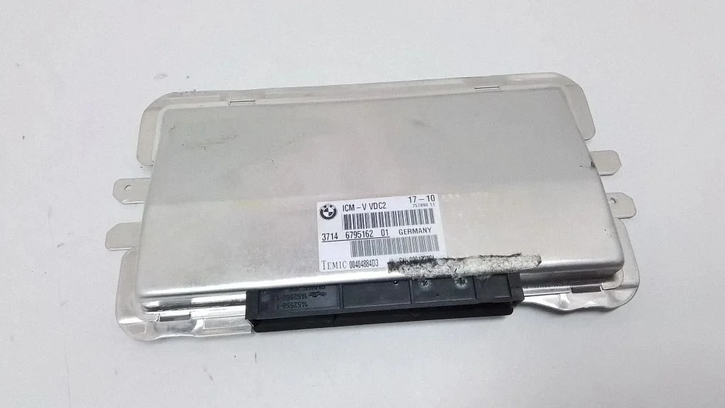 Suspension control unit/module – BMW 7 Series F01 F02 F03 F04 (2008-2016)