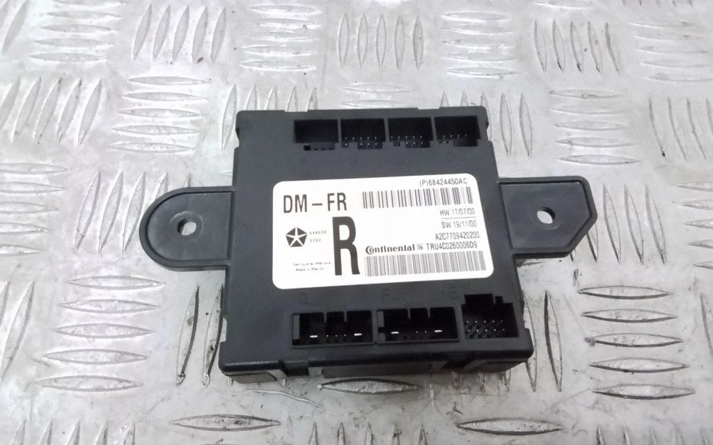 Door control unit/module 68424450AC
