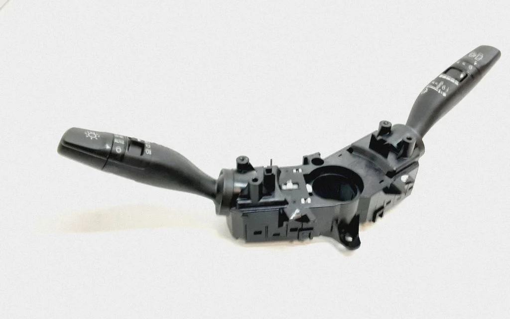 Wiper turn signal indicator stalk/switch