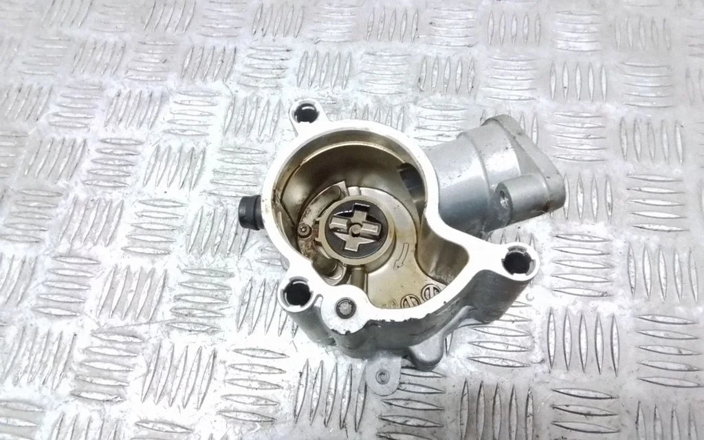 Vacuum pump 31480558