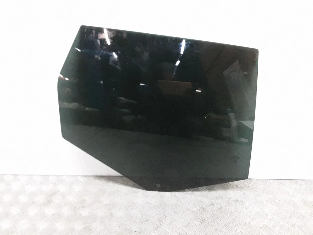 Rear door window glass 43R00053