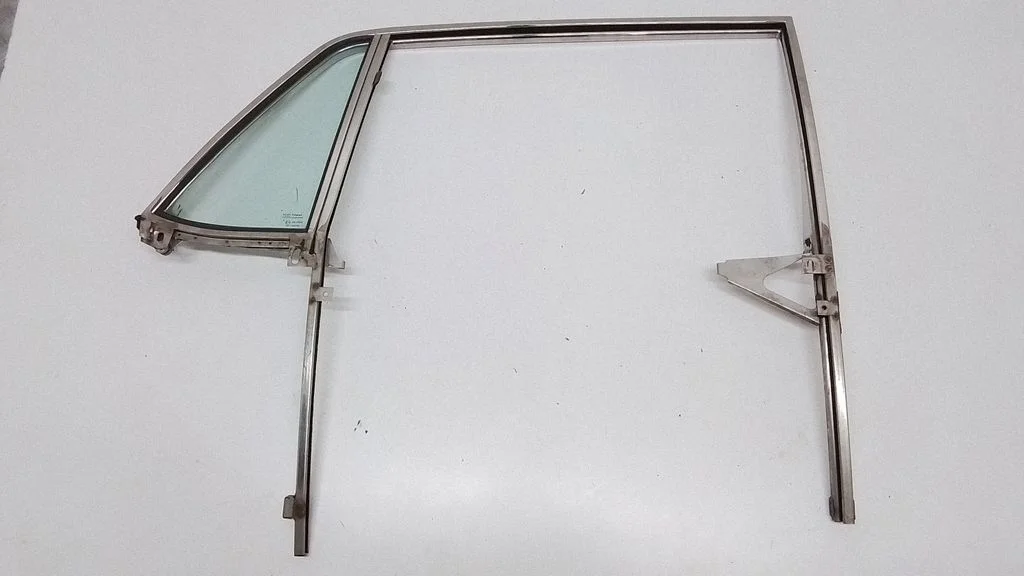 Rear vent window glass – Rolls-Royce Silver Spur (1980-1998)