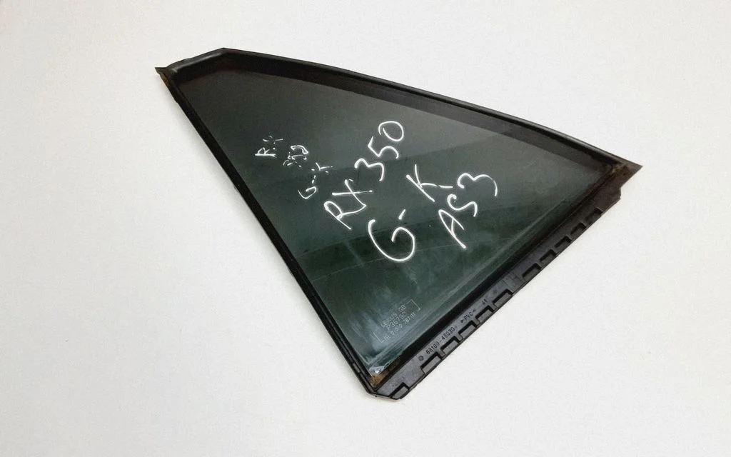 Rear vent window glass – Lexus RX III (2008-2015)