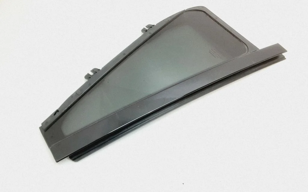 Rear vent window glass – Volvo XC90 (2014-)