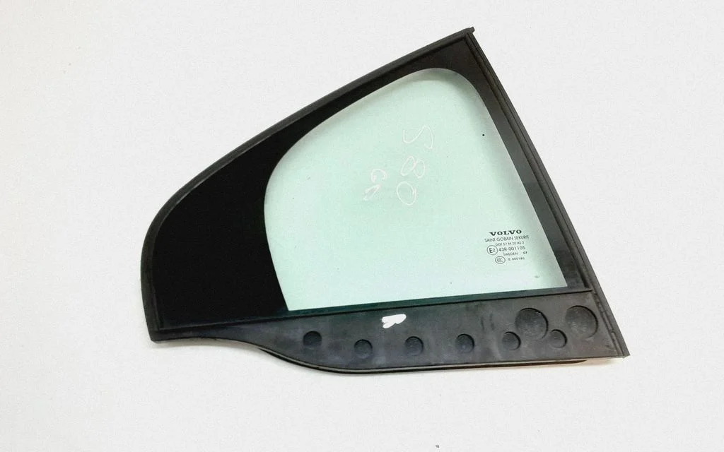 Rear vent window glass – Volvo S80 (2007-2013)