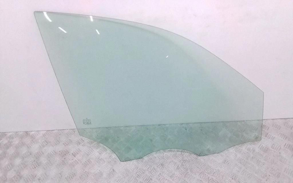 Front door window glass four-door 43R001074