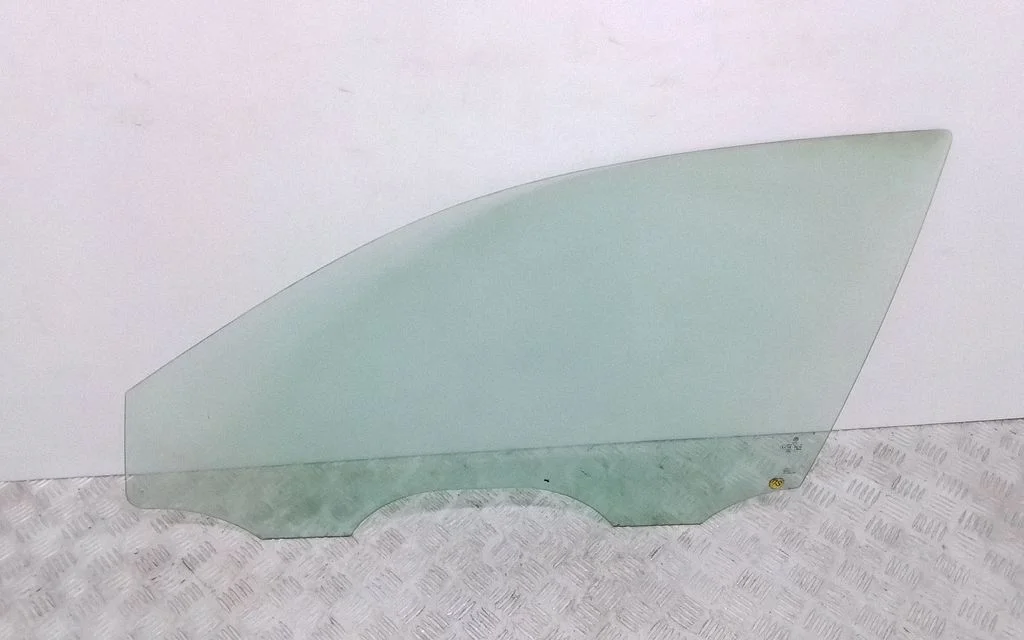 Front door window glass four-door 561845201